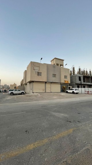 عماره زاوية  للبيع حي العارض